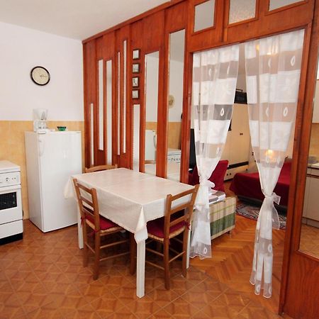Apartments With A Parking Space Novi Vinodolski - 2423 Room photo