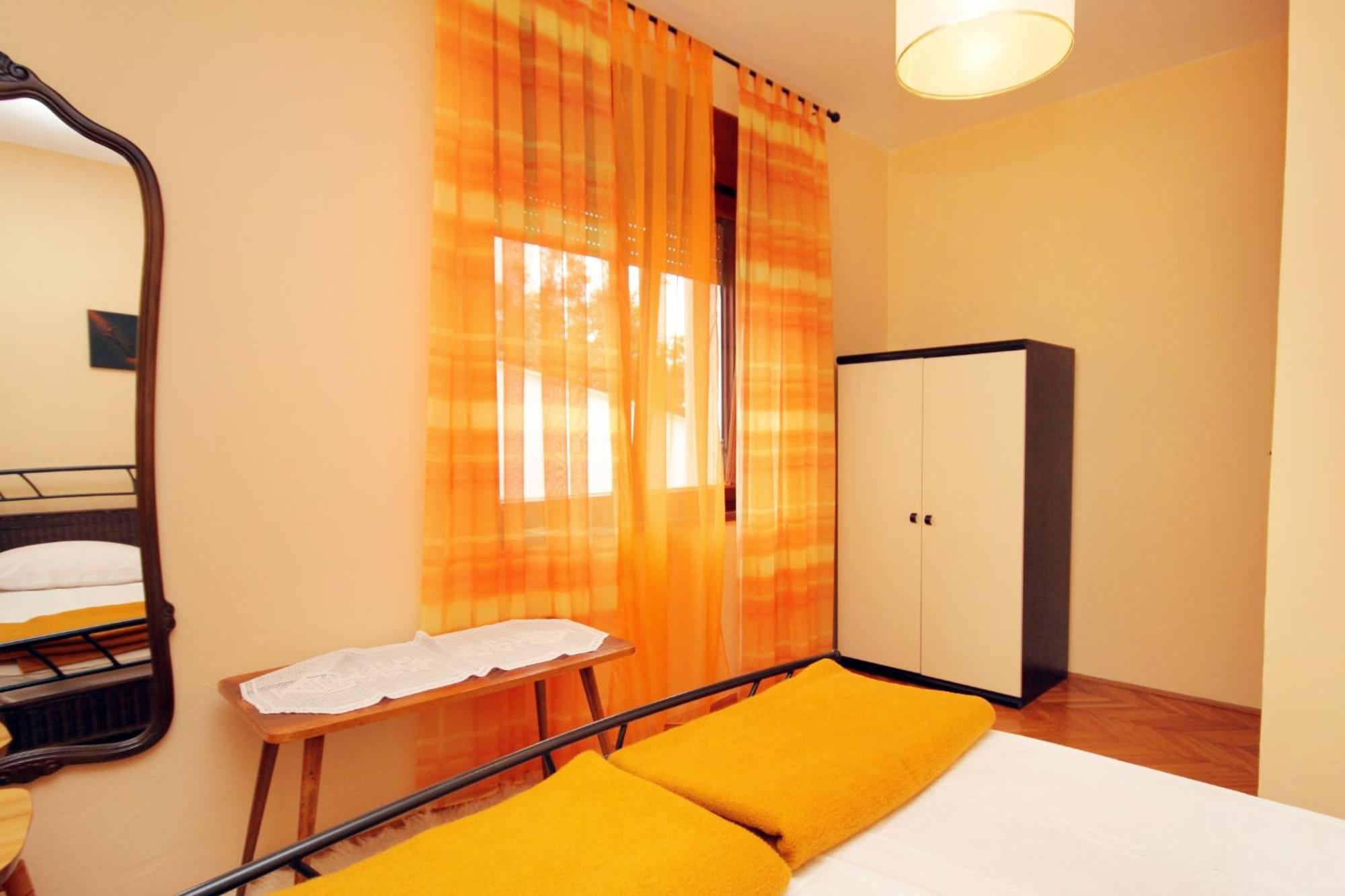 Apartments With A Parking Space Novi Vinodolski - 2423 Room photo
